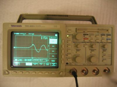 Tektronix tds 420A 200 mhz/4 ch digital oscilloscope