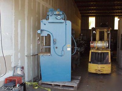 8 ton parker hannifin hydralic press good condition