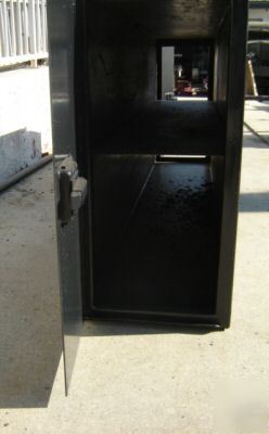 Cutting torch / nitrogen / O2 cylinder box for trucks