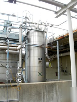 Used: four corp pressure tank, 450 gallon, 316 stainles
