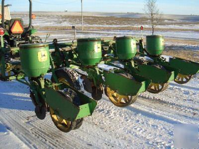 John deere 4 row planter , food plots or farm , v. good