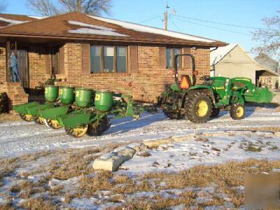 John deere 4 row planter , food plots or farm , v. good