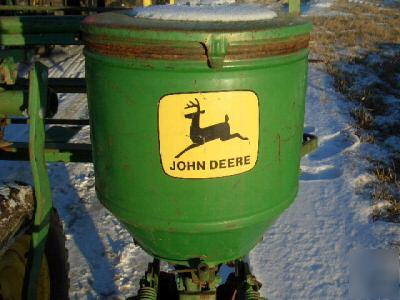 John deere 4 row planter , food plots or farm , v. good