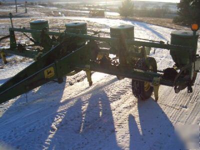 John deere 4 row planter , food plots or farm , v. good