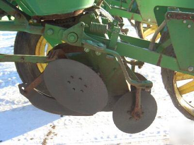 John deere 4 row planter , food plots or farm , v. good
