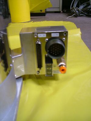 Yaskawa single arm 300MM wafer robot xu-RCM6801
