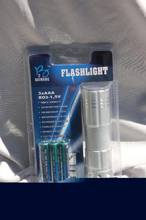 Hyper white 9 l.e.d. torch flashlight 3AAA